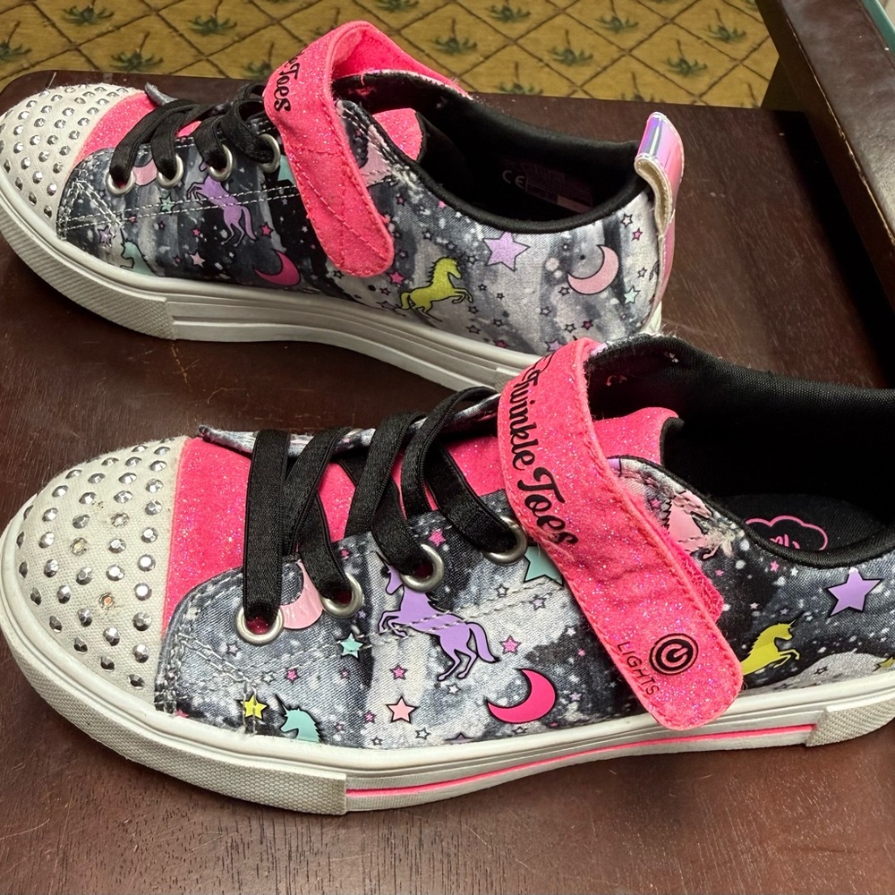 Skechers Twinkle Toes Pink and Black Kids Sneakers! Worn once! Like New!